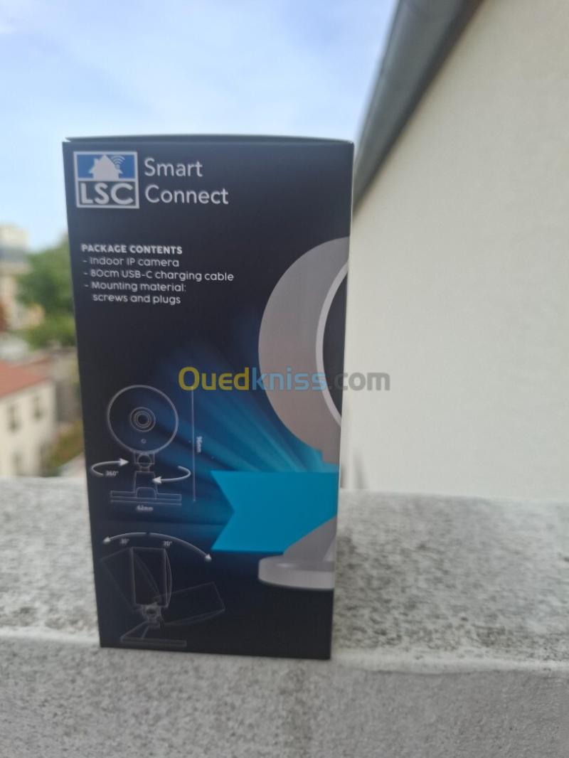 Caméra de surveillance 4