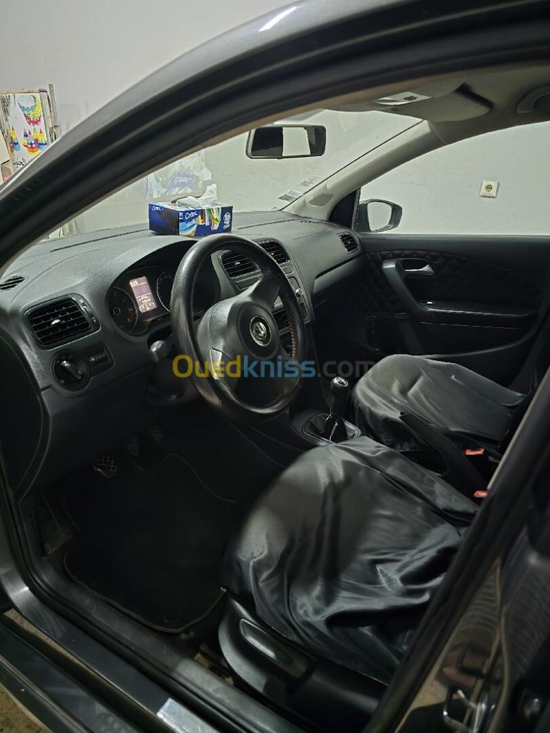 Volkswagen Polo 2011 TrendLine 8