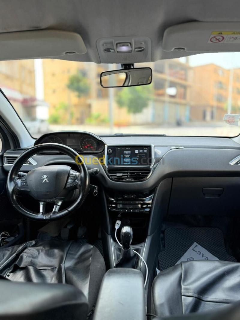 Peugeot 208 2015 Style 3