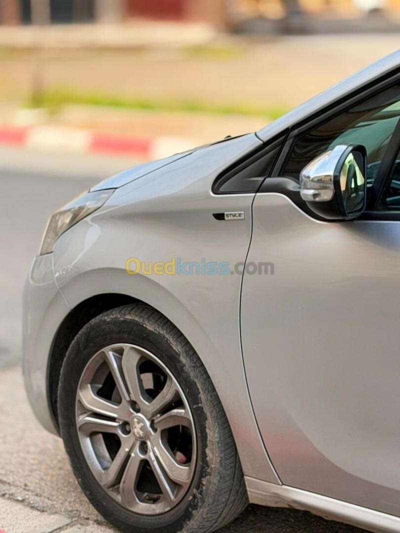 Peugeot 208 2015 Style 7