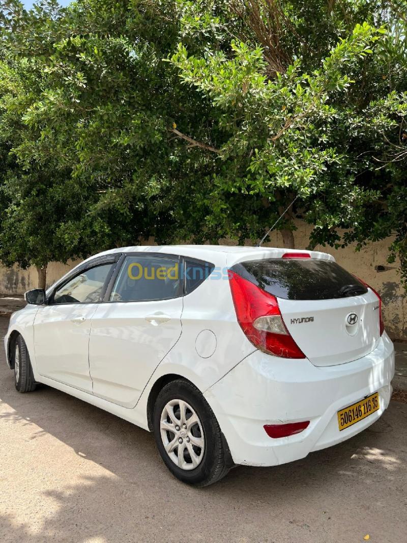 Hyundai Accent RB  4 portes 2016 Accent RB  4 portes 2