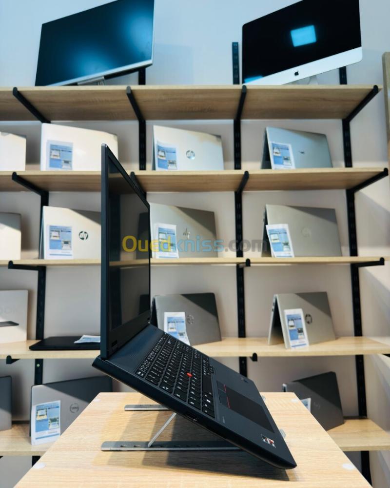 LENOVO ThinkPad P16v Gen1    Ryzen 5 PRO 7640HS  32/512  RTX A500 4GB 6