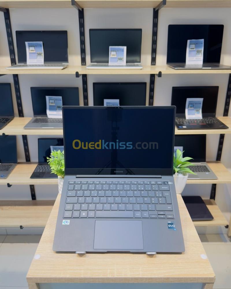 SAMSUNG Galaxy Book 2 Pro     i5-1240P   8/256  AMOLED  Cycle 5 Avec Boite 3