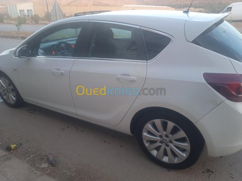 Opel Astra 2011 Astra 7