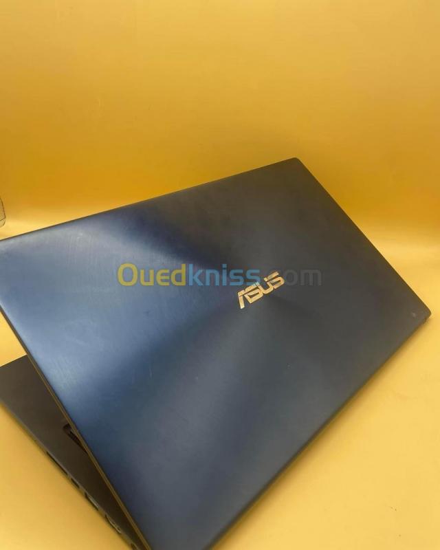  Asus zenbook UX480F i5 8 Gen 16 Gb ram 1000Gb ssd gtx 1050 ecran 14 pocue FHD etat 10/10