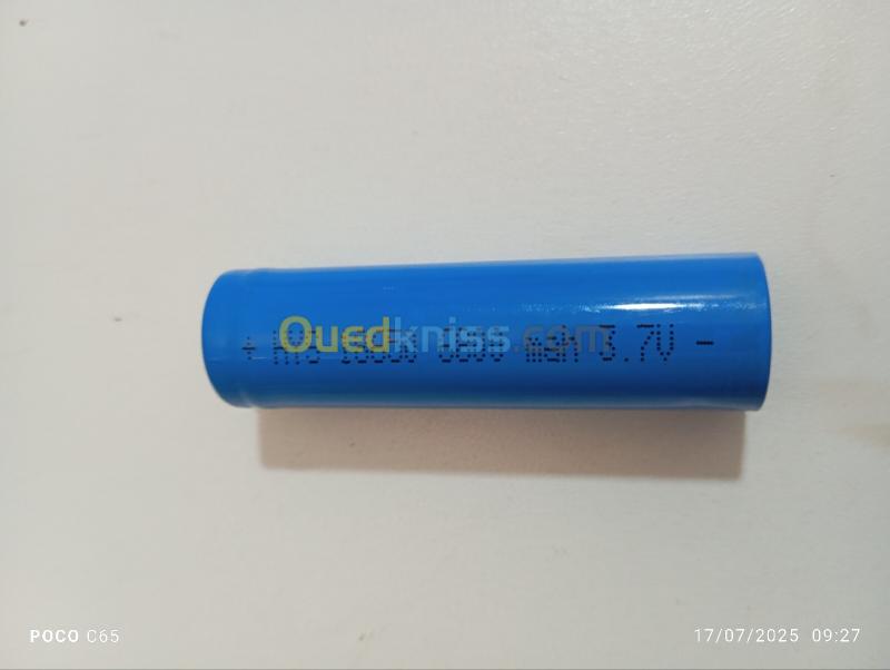 Piles rechargeable Lithium 18650 6800mAh 3.7V COPY 